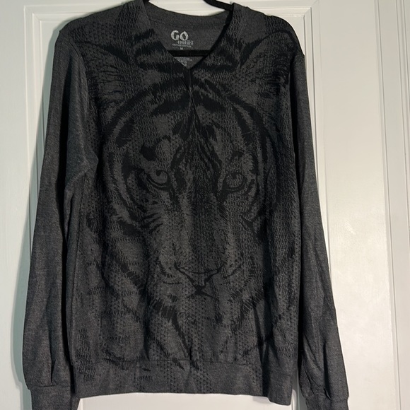 Super fun, tiger print long sleeve lightweight sweater. - Picture 6 of 6